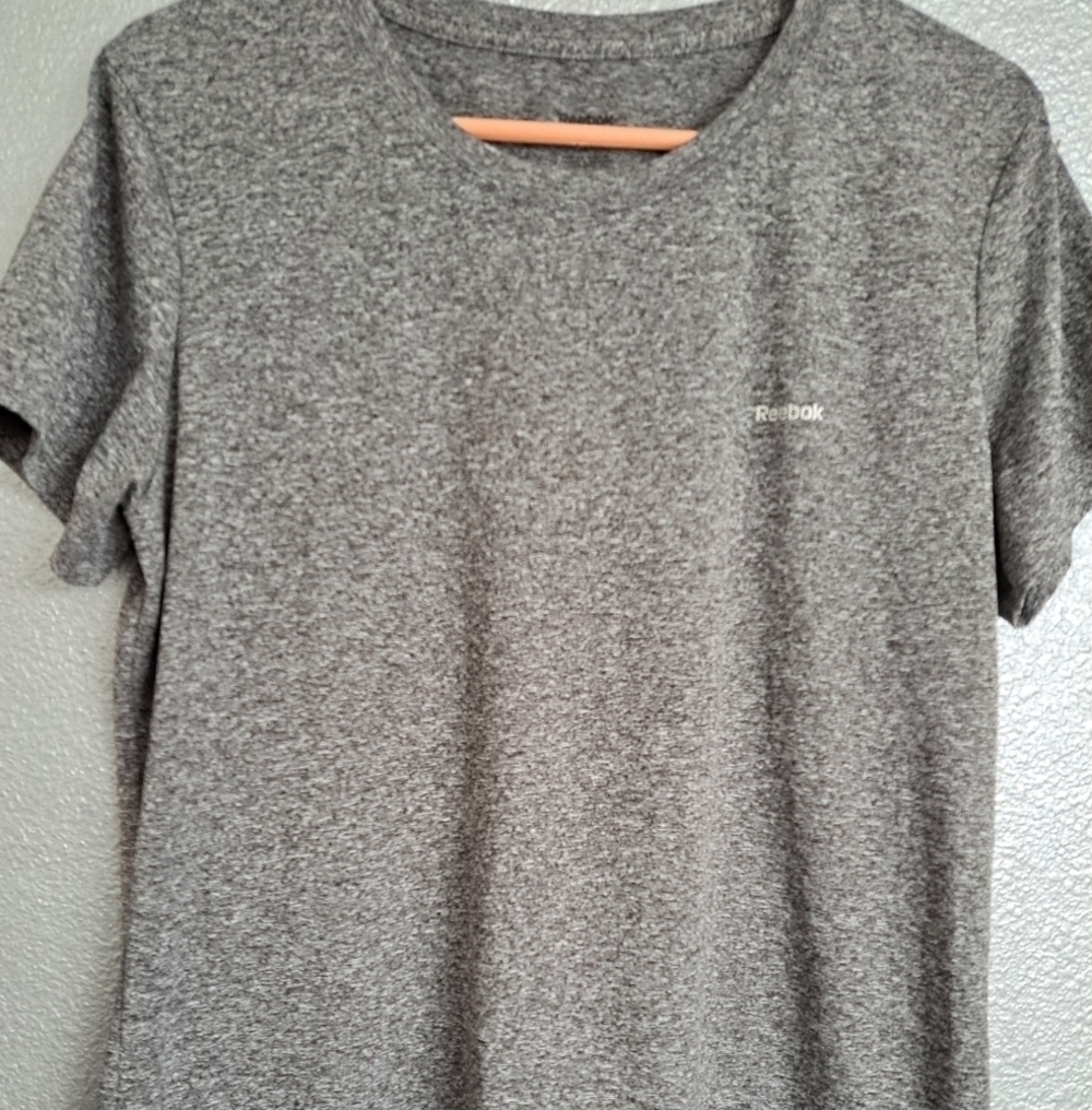 Reebok round neck,  heather gray, 100% polyester, rib to rib 21"  arm 7"